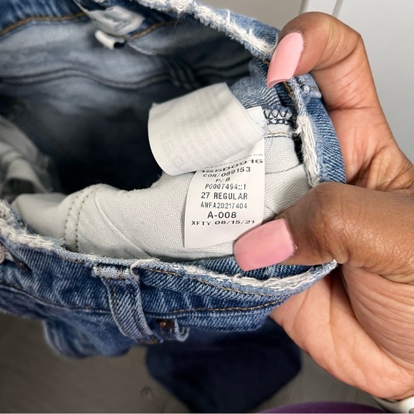 Abercrombie and Fitch Women 90s Straight Ultra High Rise Dark Wash Denim Rip Kne - Picture 8 of 11